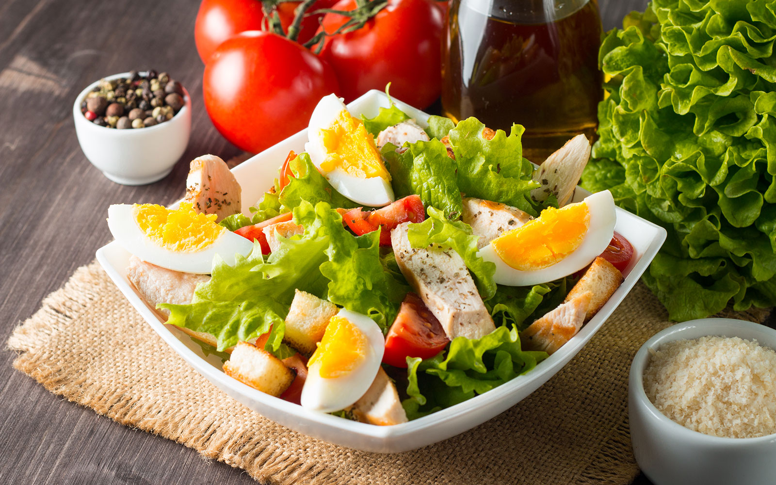 Chỉ nên ăn 2 lòng đỏ trứng mỗi ngày và không quá 3 lòng đỏ trứng mỗi tuần Chỉ nên ăn 2 lòng đỏ trứng mỗi ngày và không quá 3 lòng đỏ trứng mỗi tuần